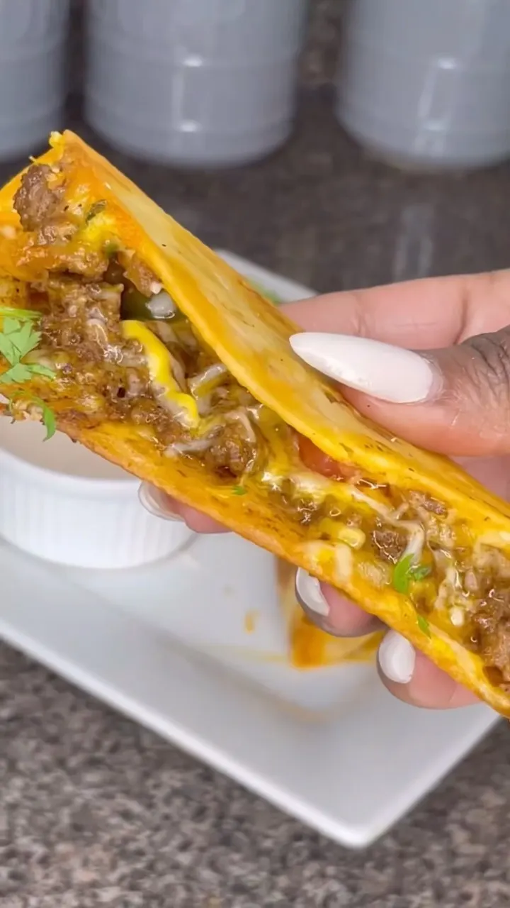cheesy-beef-tacos
