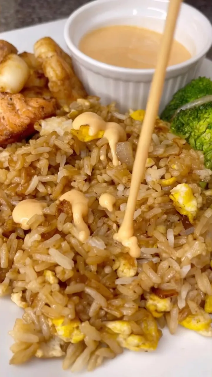 hibachi-meal-with-shrimp-and-salmon
