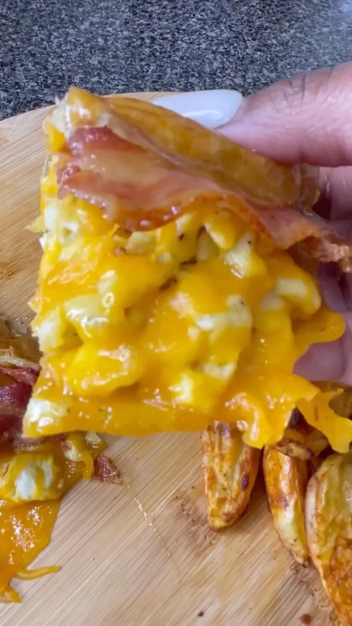 egg-and-cheese-croissant-with-potato-wedges