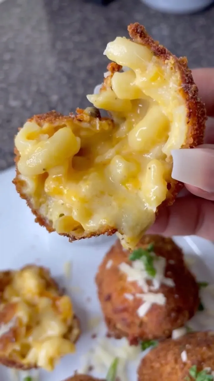 fried-mac-and-cheese-balls