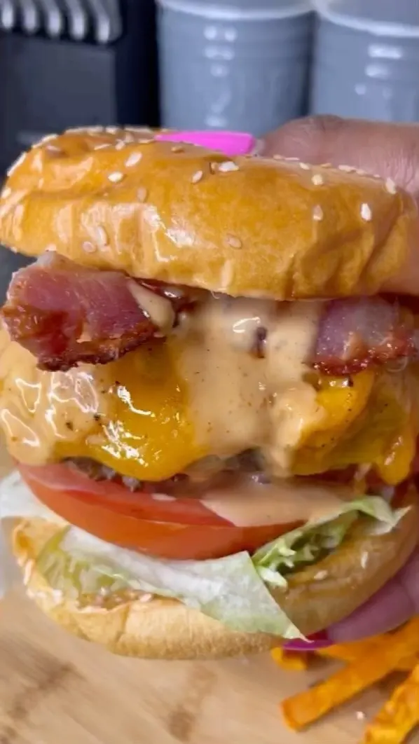 turkey-cheeseburger-w-bacon-and-sweet-potato-fries