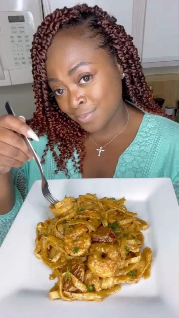 chipotle-alfredo-fettuccine-w-shrimp-and-cajun-sausage