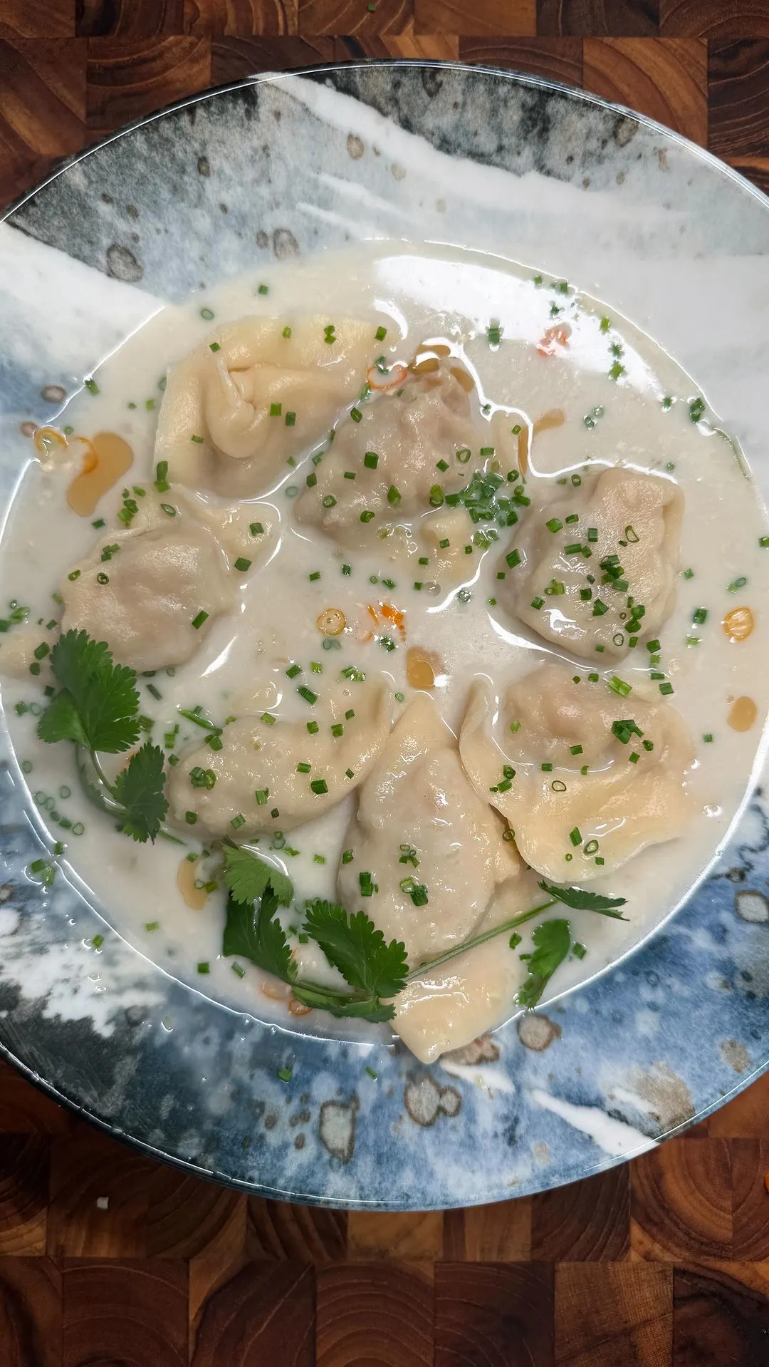 shrimp-wontons-green-curry-sauce