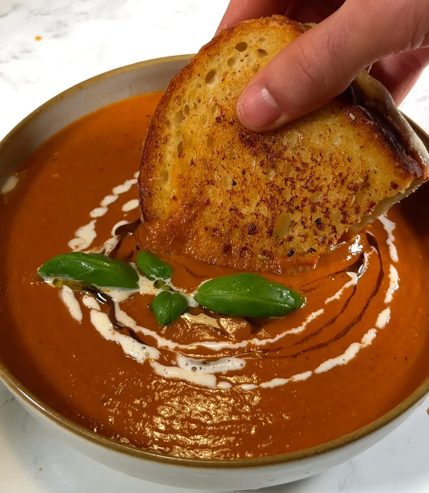sopa-de-tomate-asado-y-pimiento-dulce-roasted-tomato-and-sweet-pepper-soup