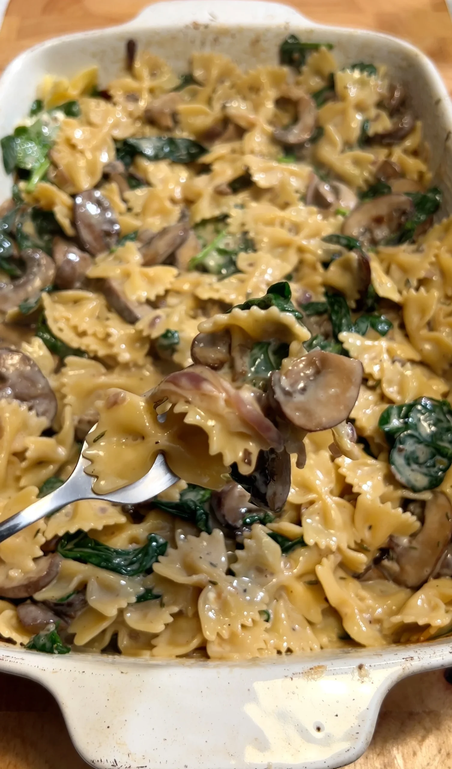 pasta-cremosa-de-ajo-y-champinones-creamy-garlic-mushroom-pasta