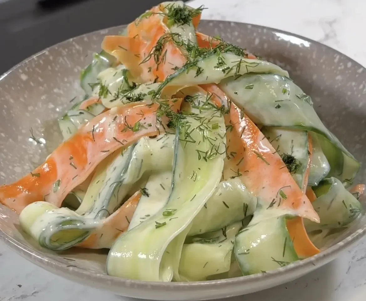 ensalada-de-cintas-de-zanahoria-y-pepino-carrot-and-cucumber-ribbon-salad