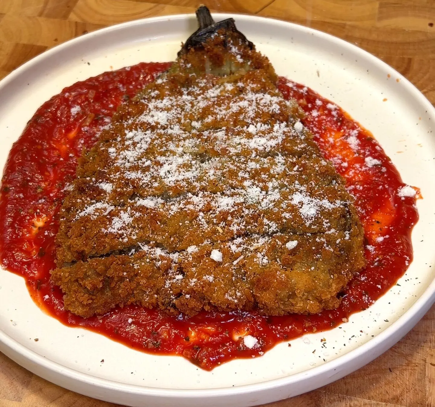 berenjena-crujiente-con-salsa-marinara-crispy-eggplant-with-marinara-sauce