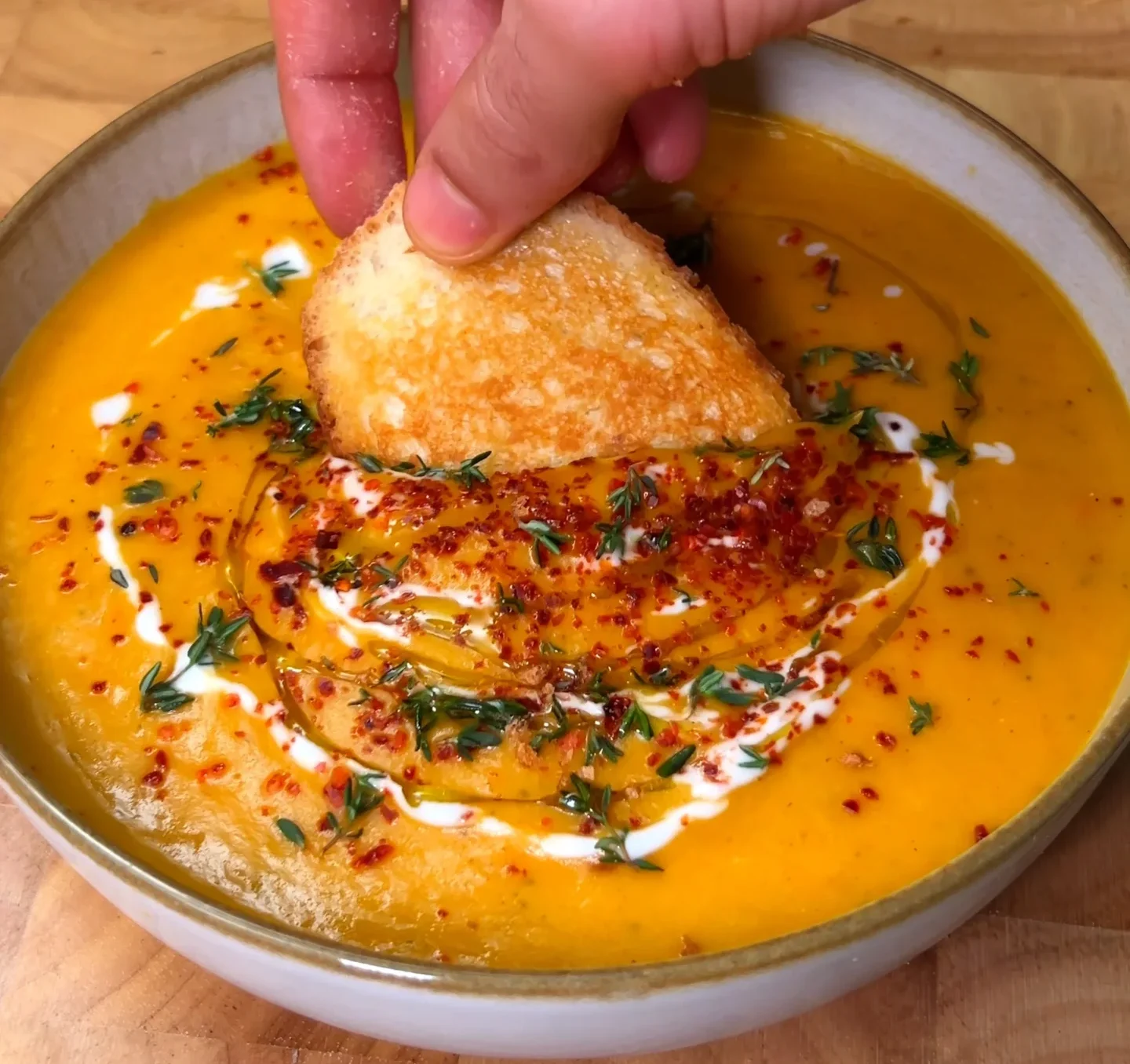 sopa-de-batata-y-zanahoria-con-leche-de-coco-sweet-potato-and-carrot-soup-with-coconut-milk