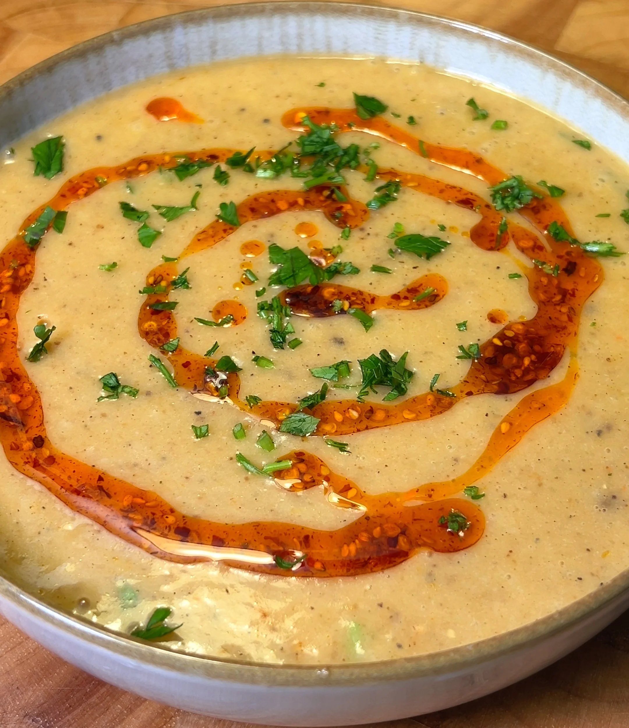 receta-de-sopa-de-patatas-y-ajo-asados-roasted-potato-and-garlic-soup-recipe