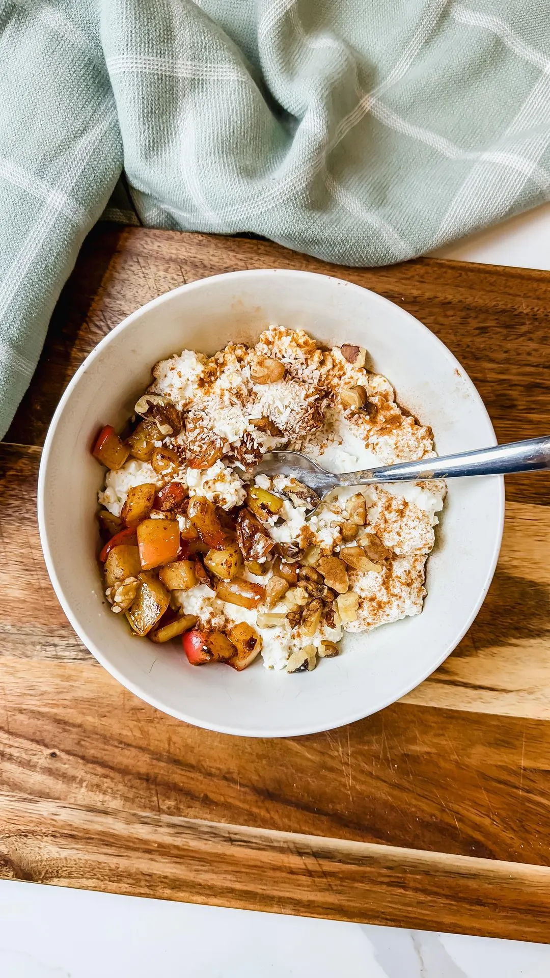 cottage-cheese-and-apple-cinnamon-bowls