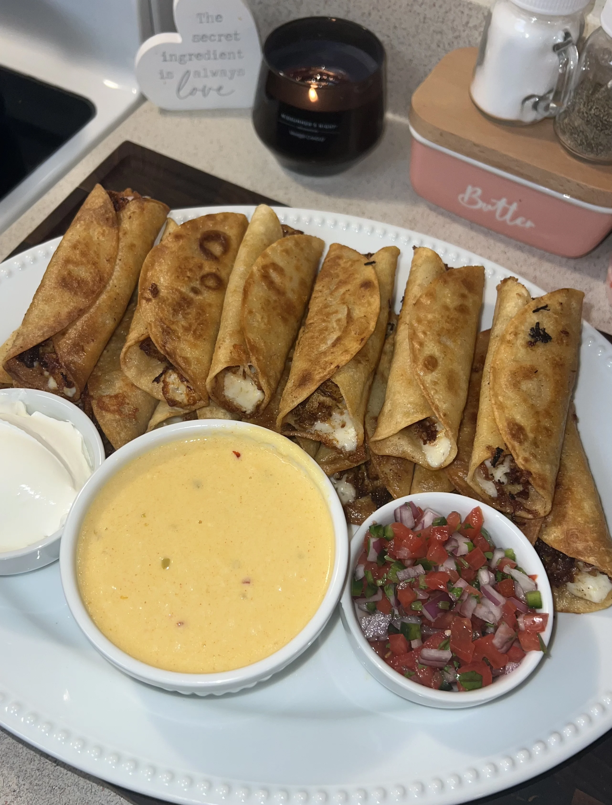 cheesy-creamy-chicken-taquitos
