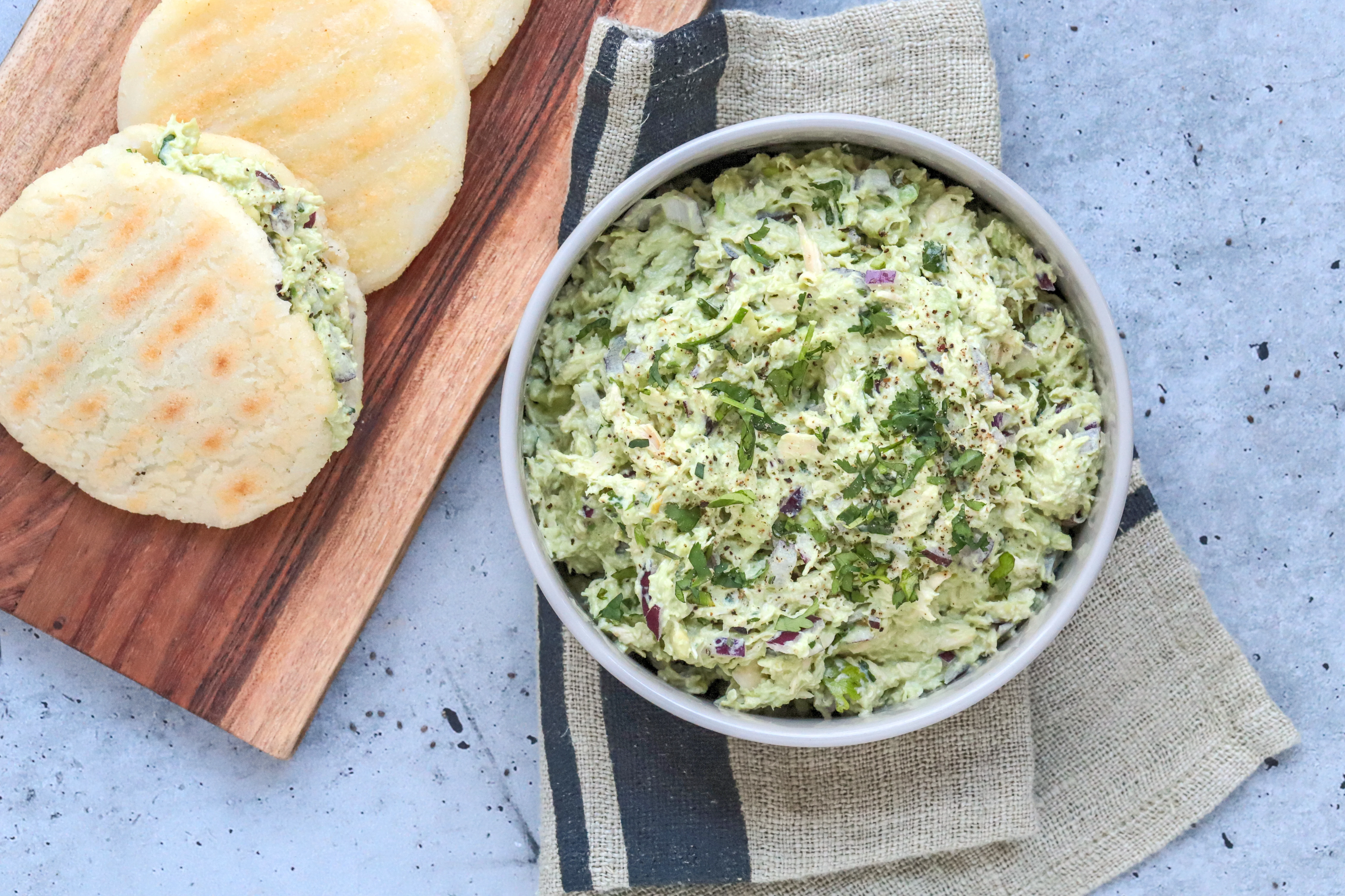 venezuelan-chicken-and-avocado-filling-(reina-pepiada)