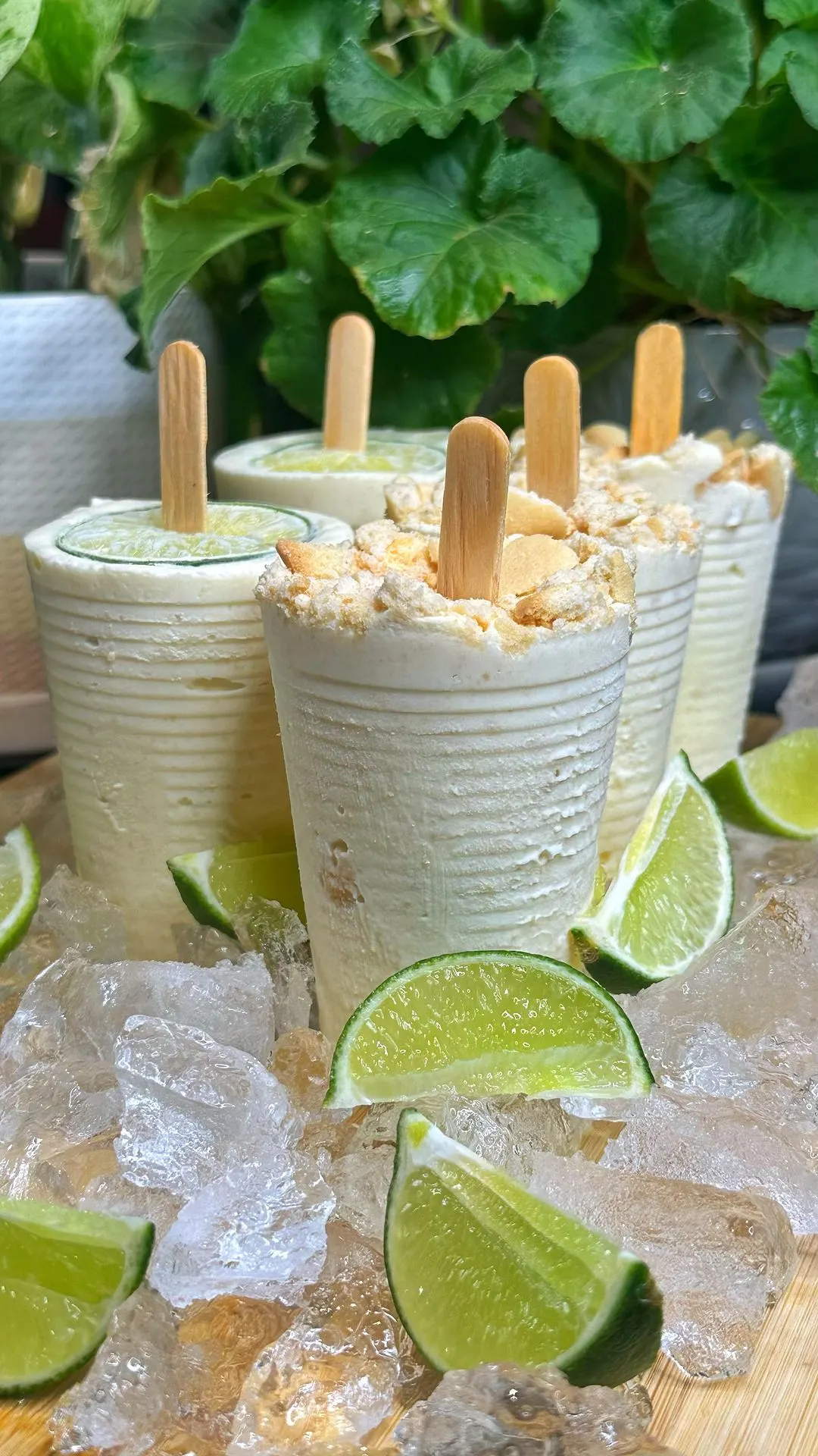 paletas-cremosas-de-limon-creamy-lemon-popsicles