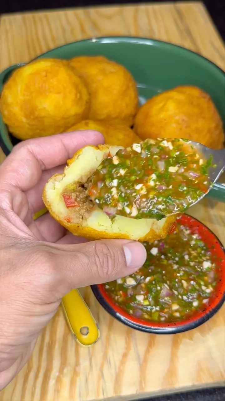 papa-rellena-stuffed-potato