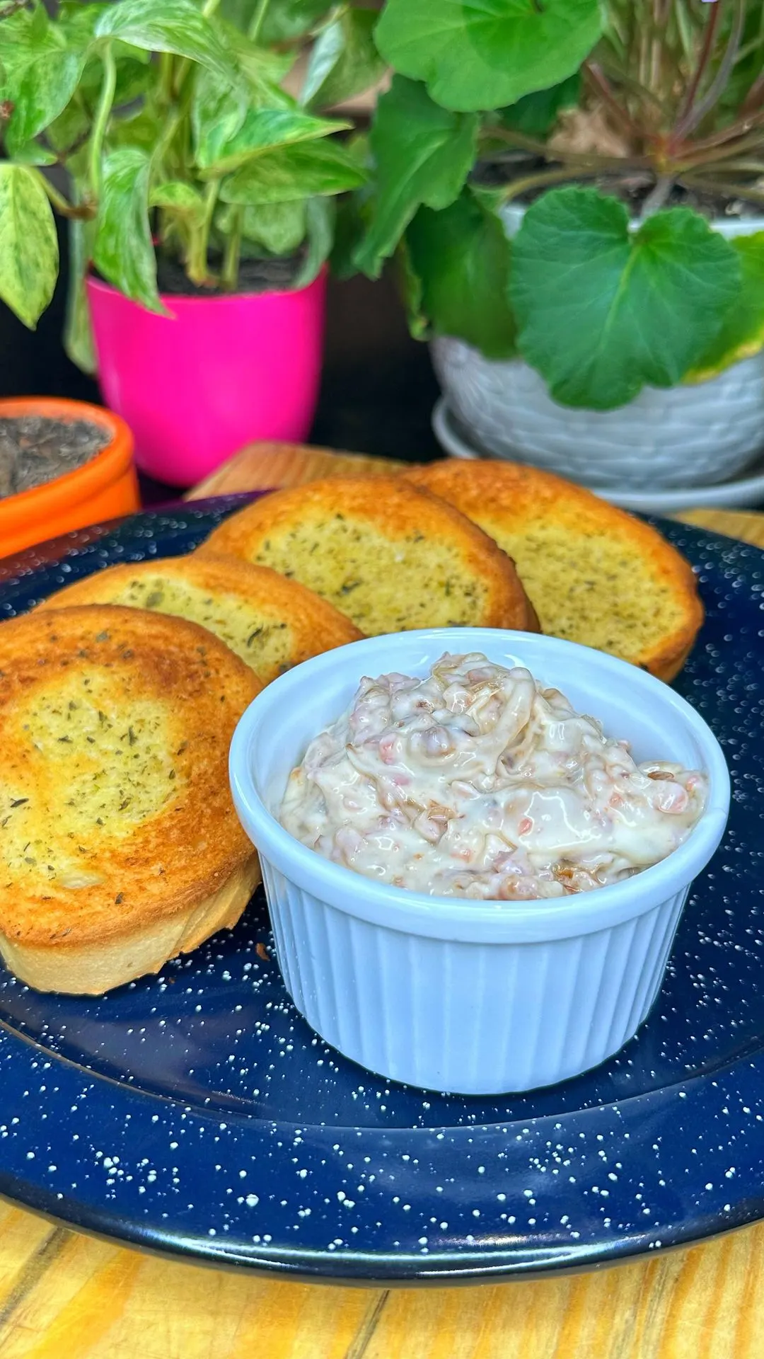 dip-de-cebolla-caramelizada-con-tocineta-caramelized-onion-dip-with-bacon