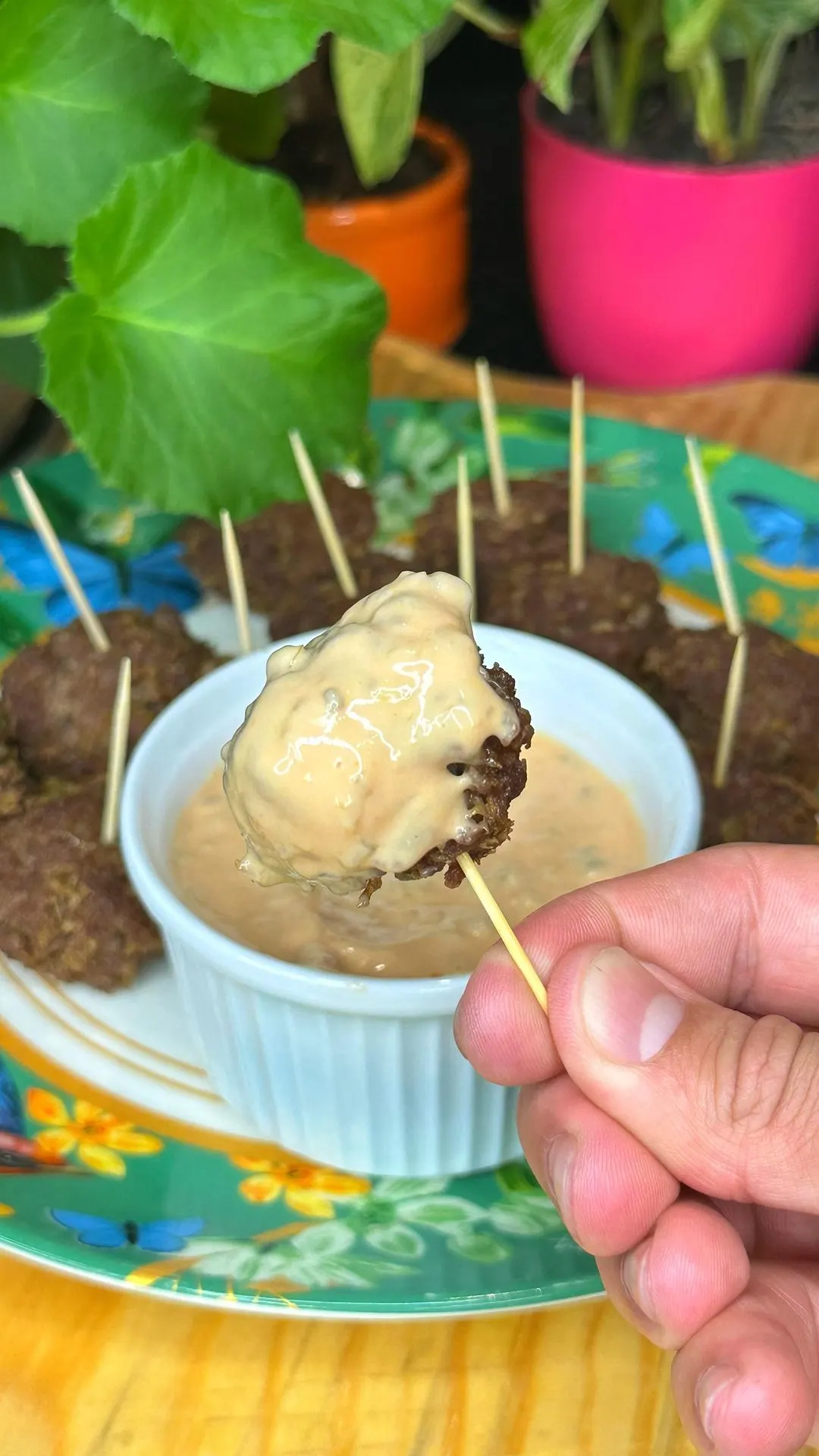 bolitas-de-carne-y-lentejas-con-salsa-rosada-meatballs-and-lentils-with-pink-sauce