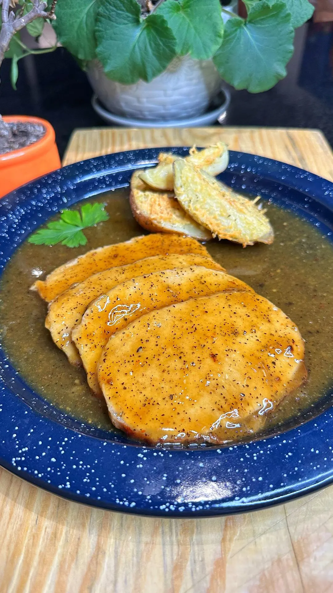 lomo-de-cerdo-con-salsa-de-maracuya-y-papas-habaneras-pork-loin-with-passion-fruit-sauce-and-habanero-potatoes