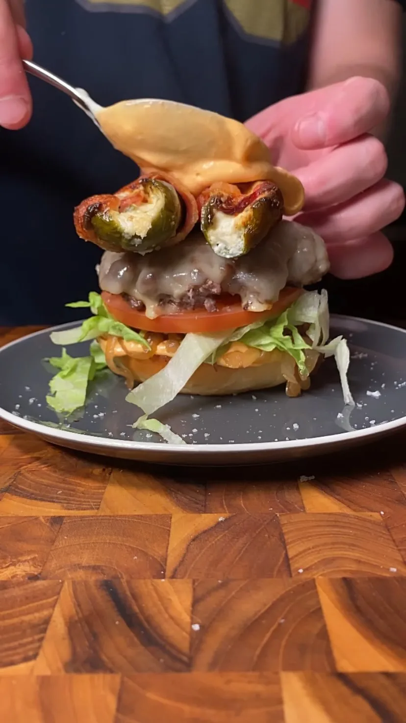 jalapeno-popper-burger