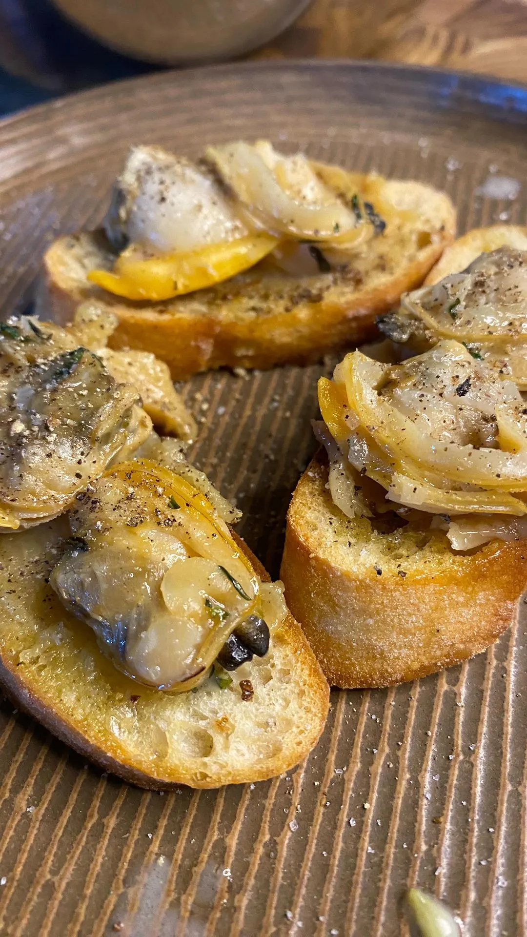 clam-crostini-garlic-confit