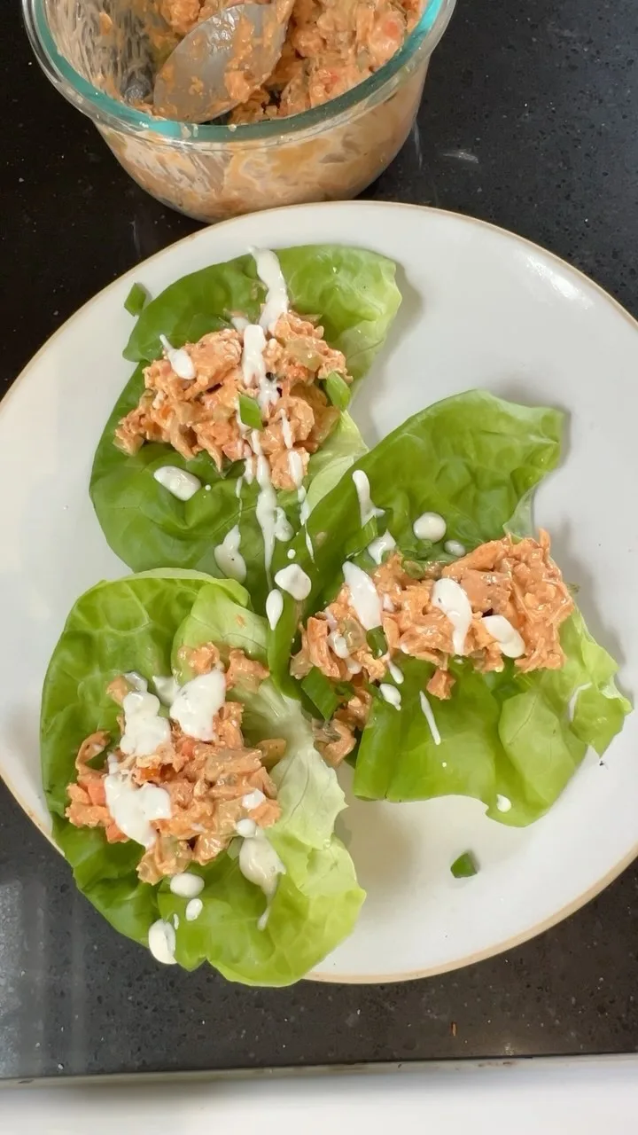 buffalo-chicken-salad-lettuce-wraps