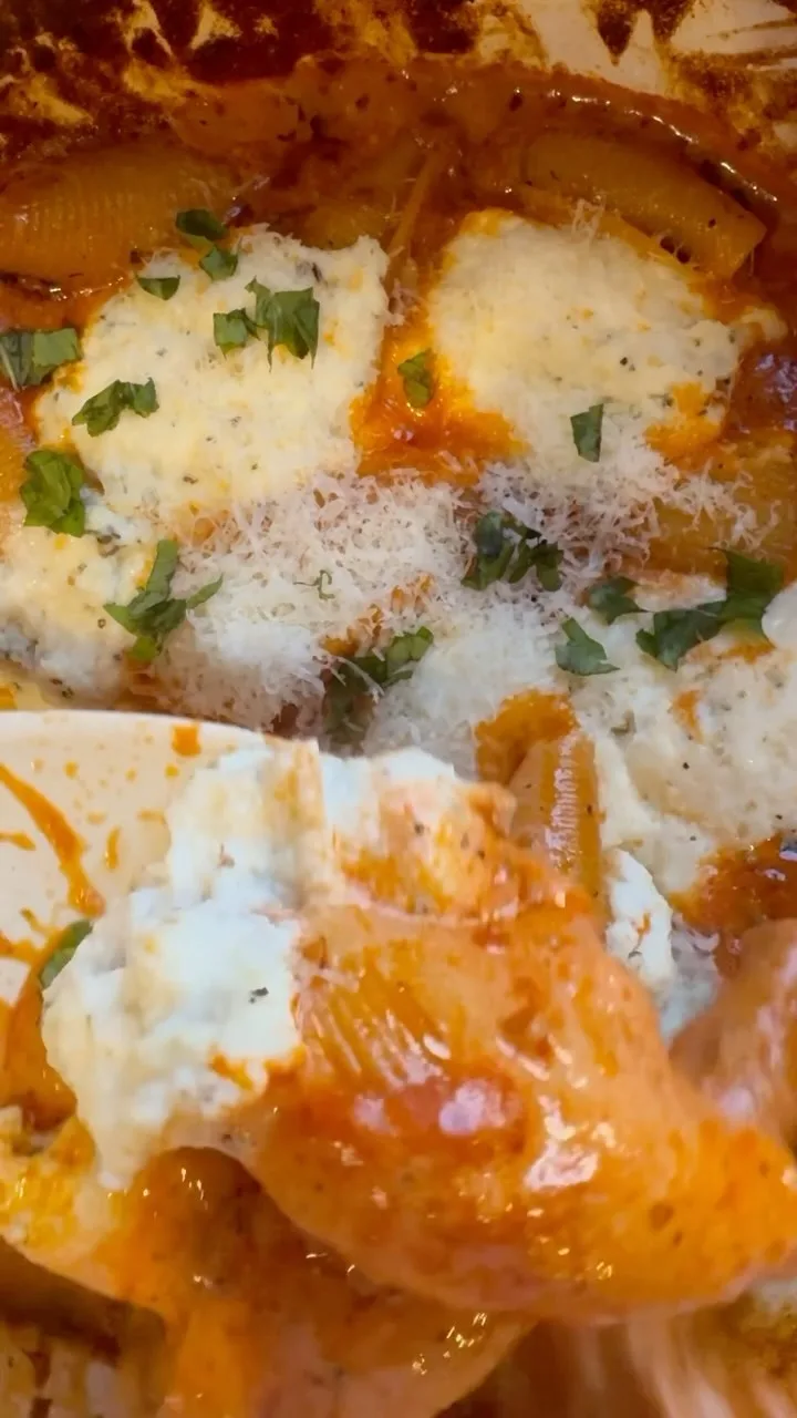 vodka-sauce-unstuffed-shells