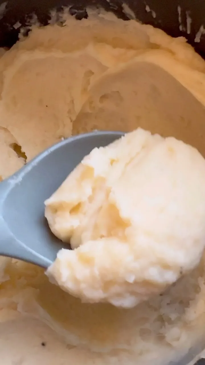 brown-butter-and-gruyere-mashed-potatoes