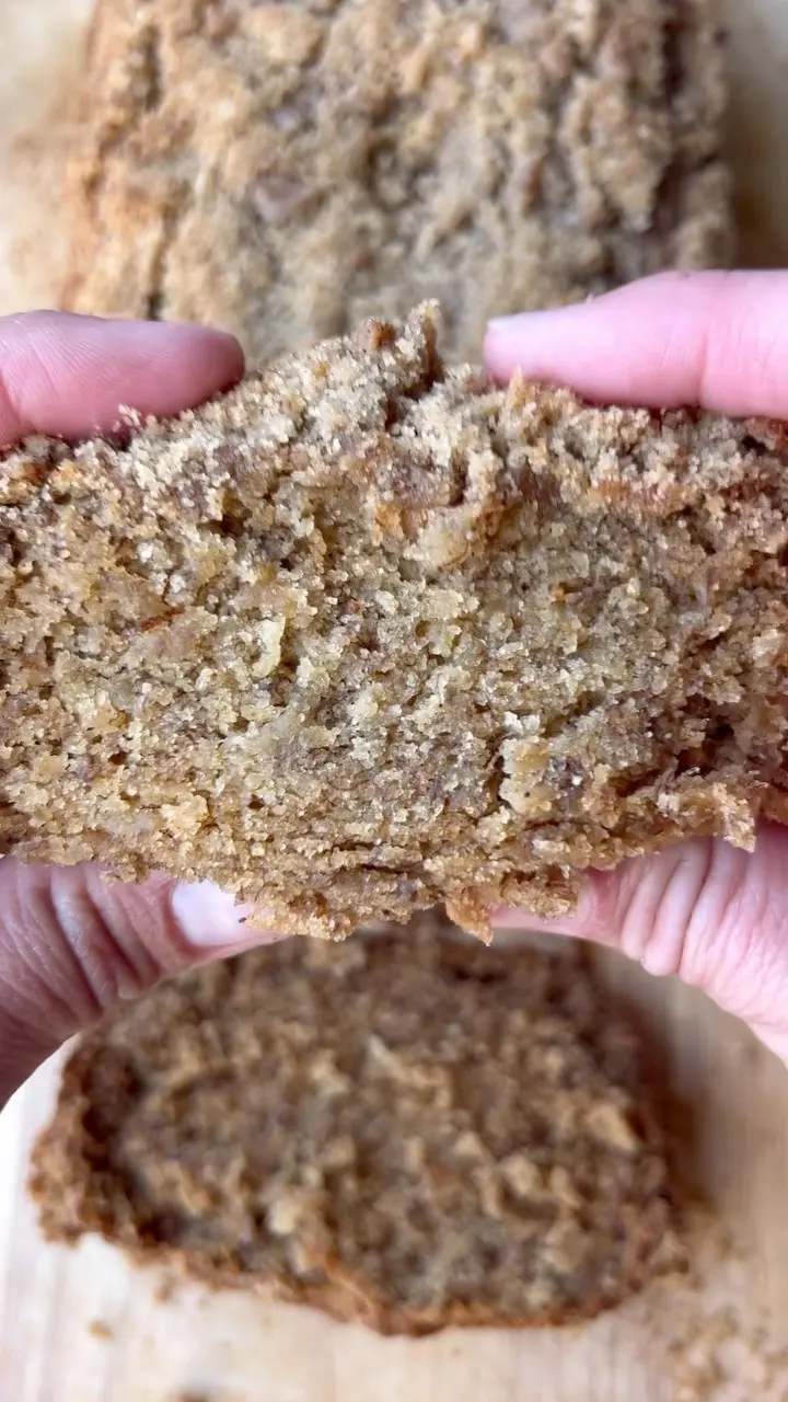 brown-butter-banana-bread-with-cinnamon-streusel-topping