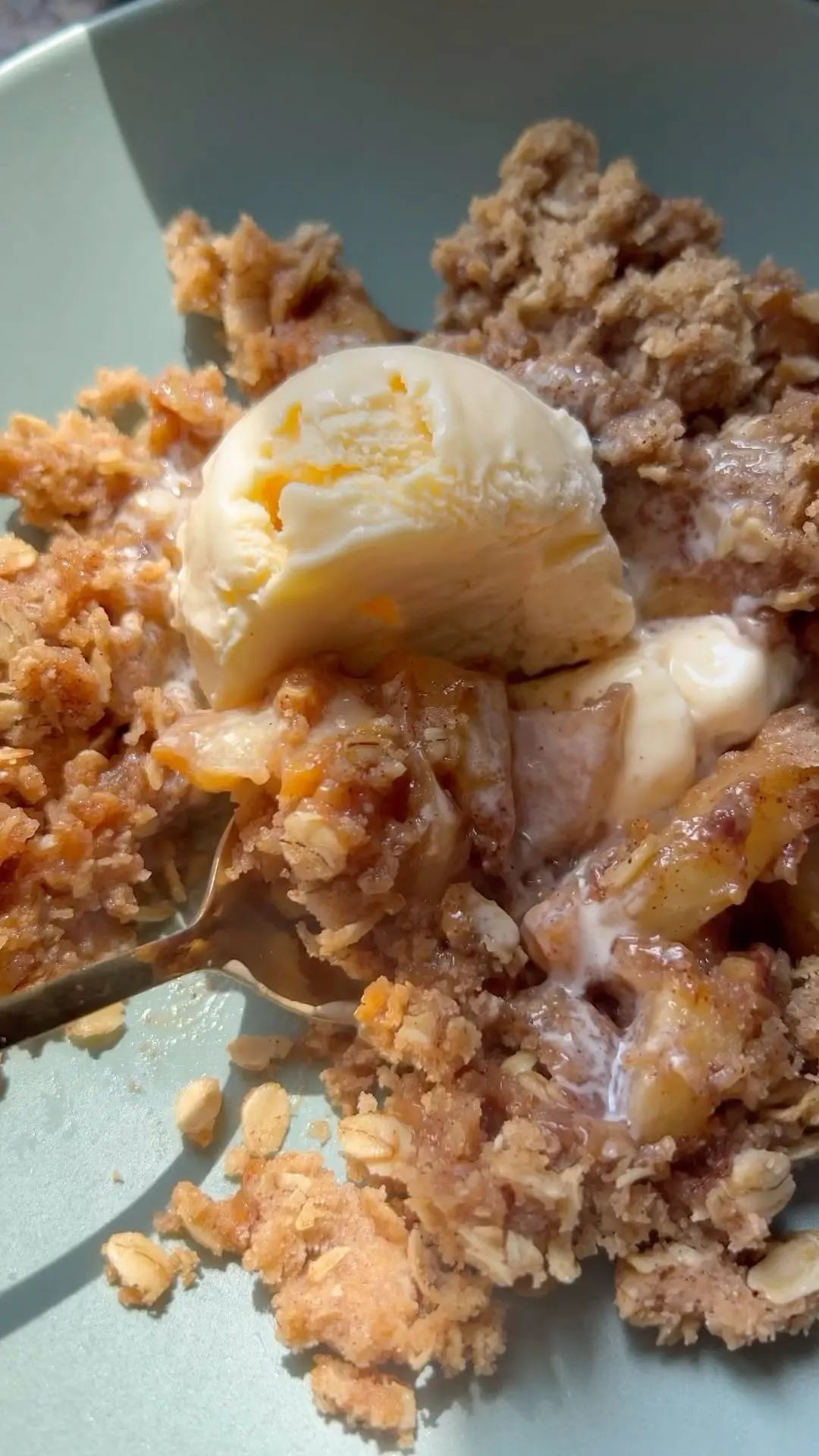 caramel-apple-crisp