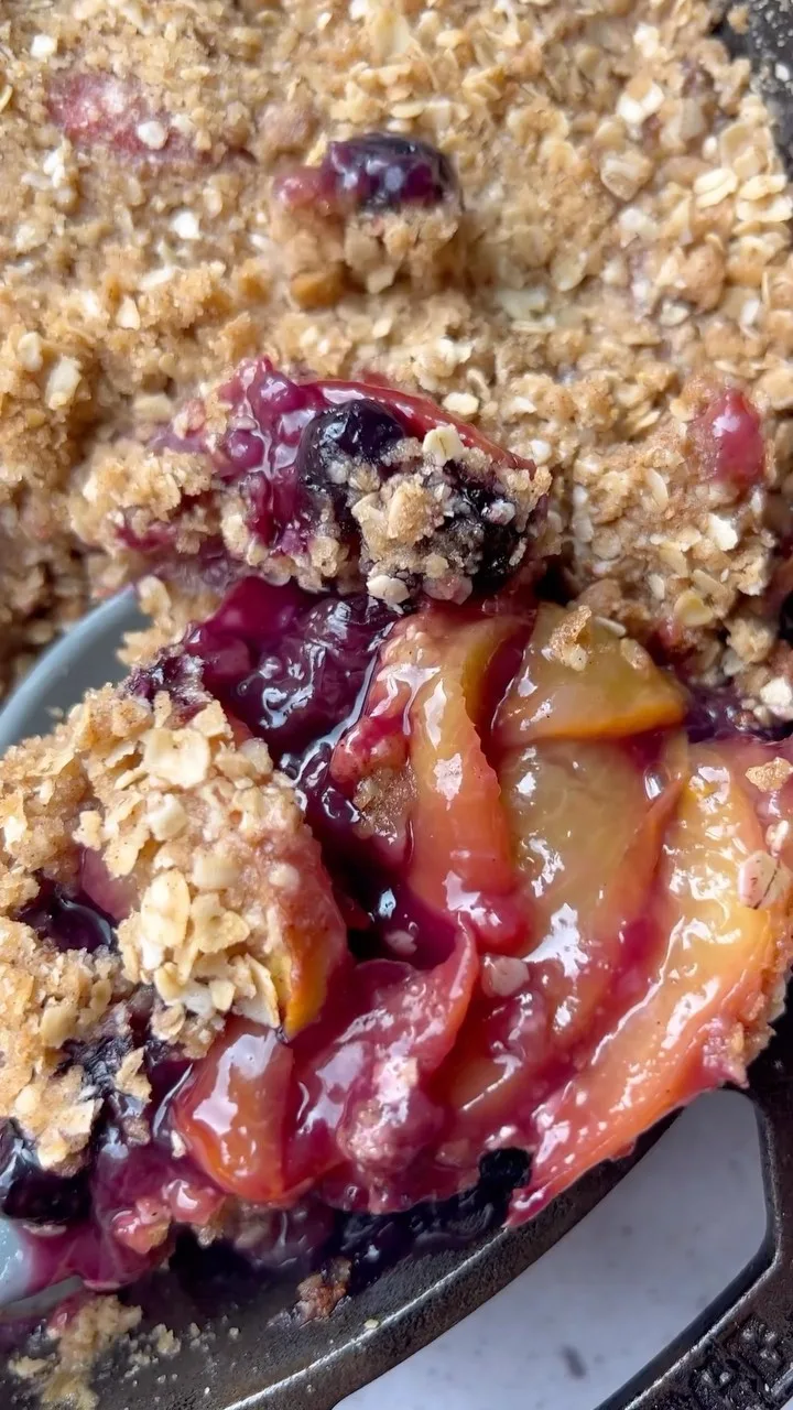 brown-butter-blueberry-peach-crisp