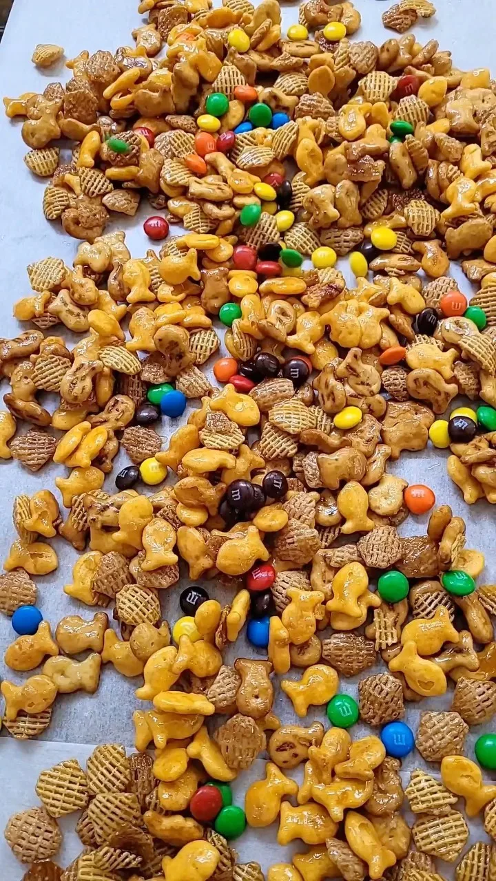 caramel-snack-mix