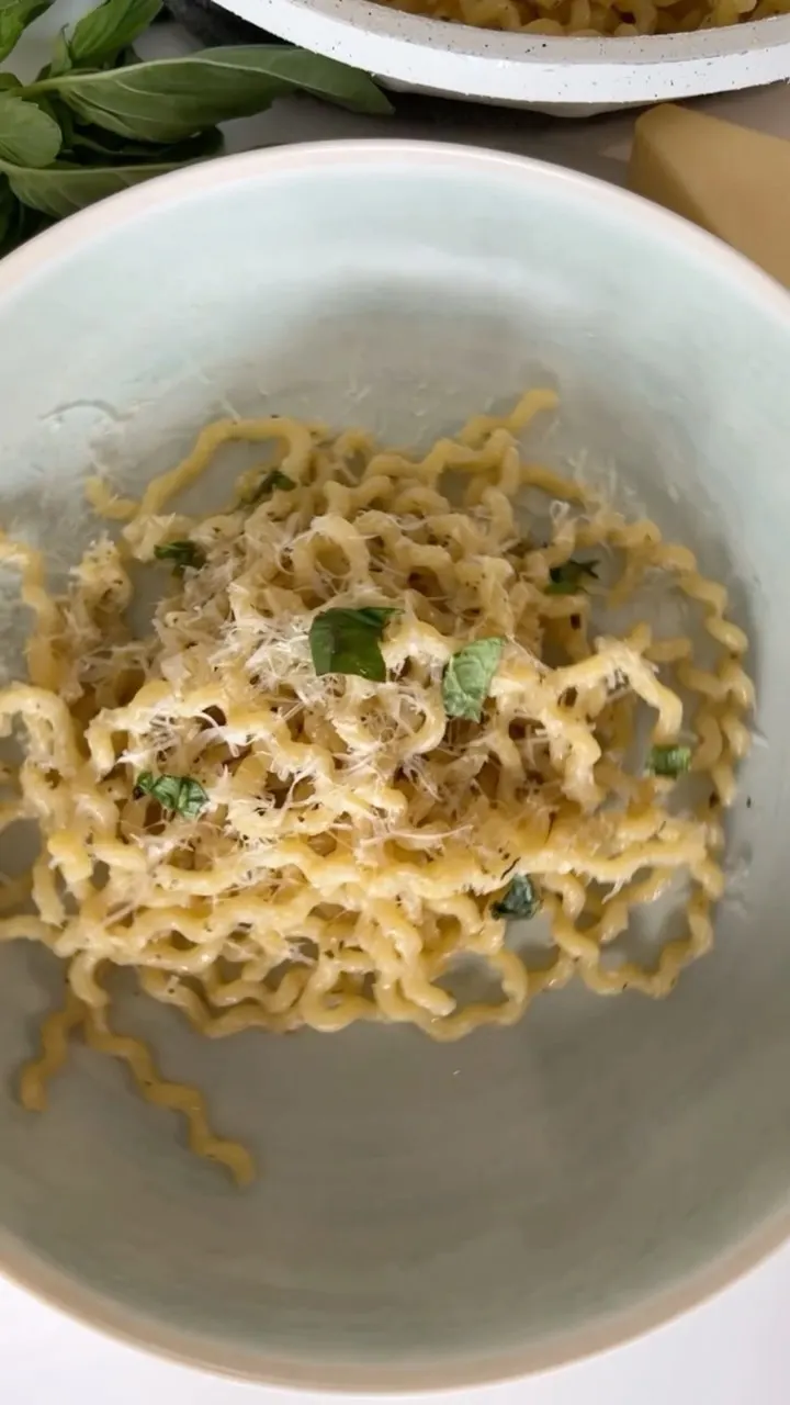 roasted-garlic-herb-butter-noodles
