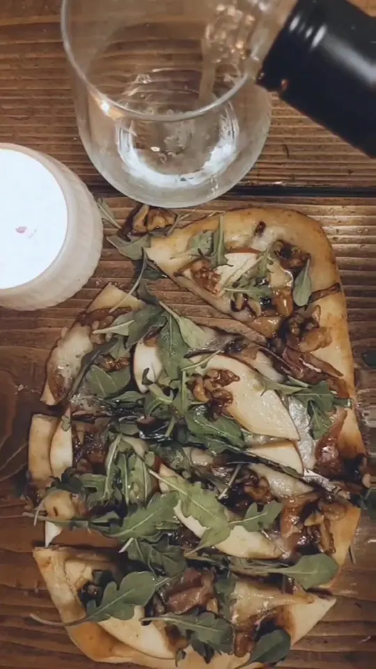 brie-and-apple-flatbread
