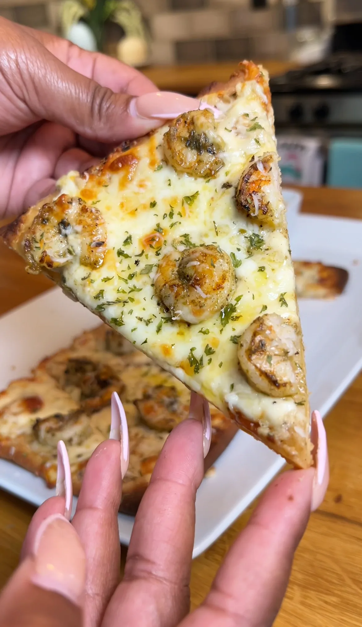 shrimp-alfredo-pizza