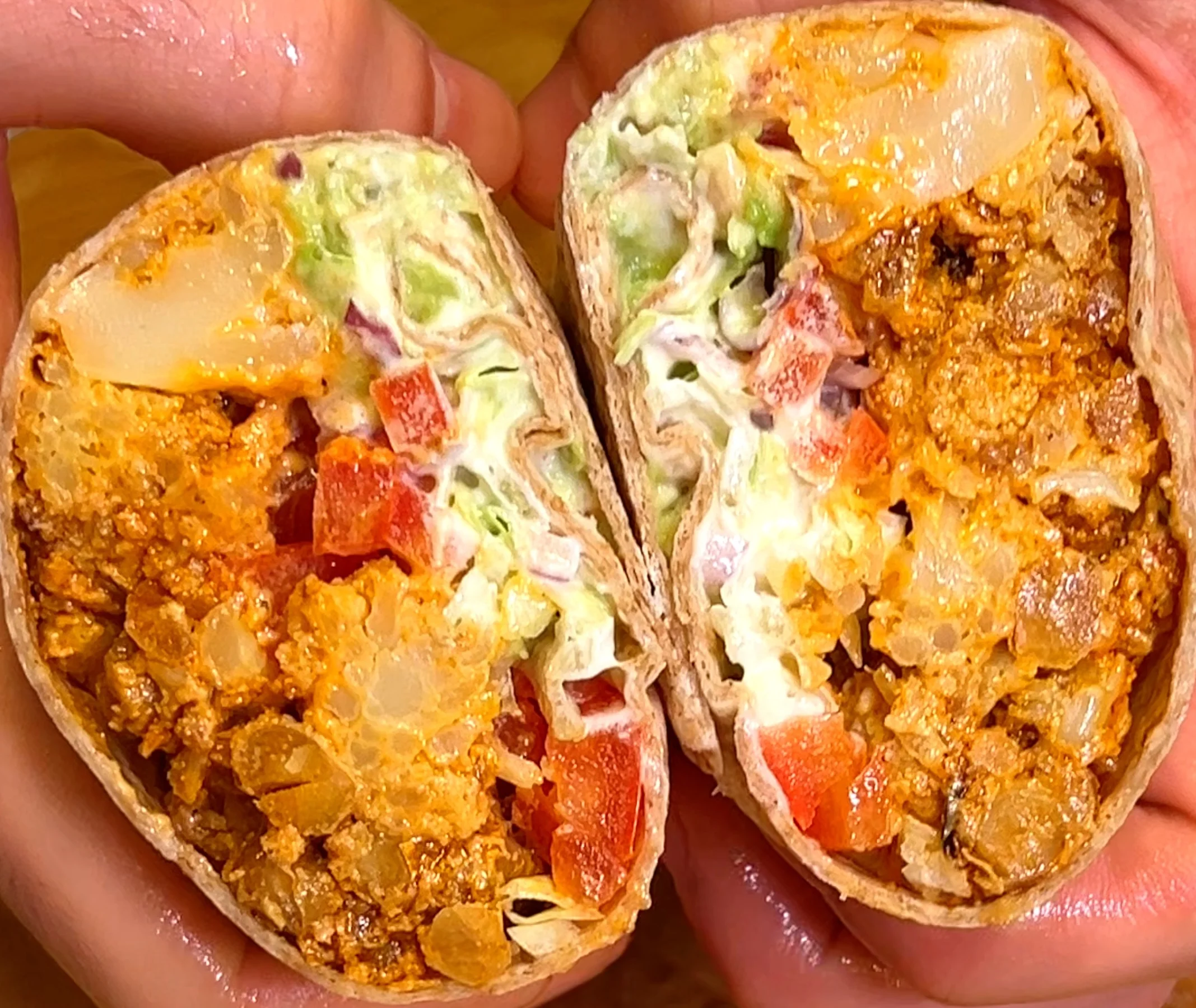 wraps-de-garbanzos-y-coliflor-asados-roasted-chickpea-and-cauliflower-wraps