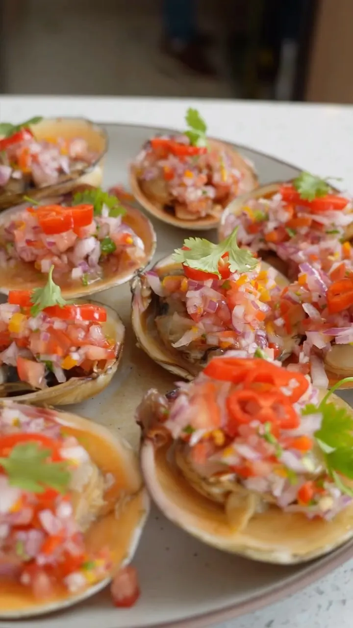 almejas-a-la-chalaca-chalaca-style-clams