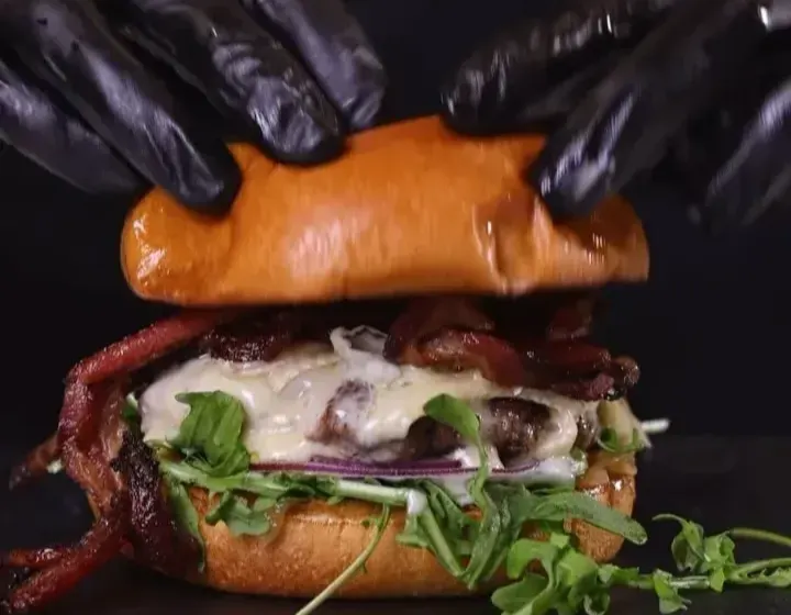 creamy-rich-blue-cheese-burger-elevated-by-@southchicagopacking-wagyu-beef-tallow-spray