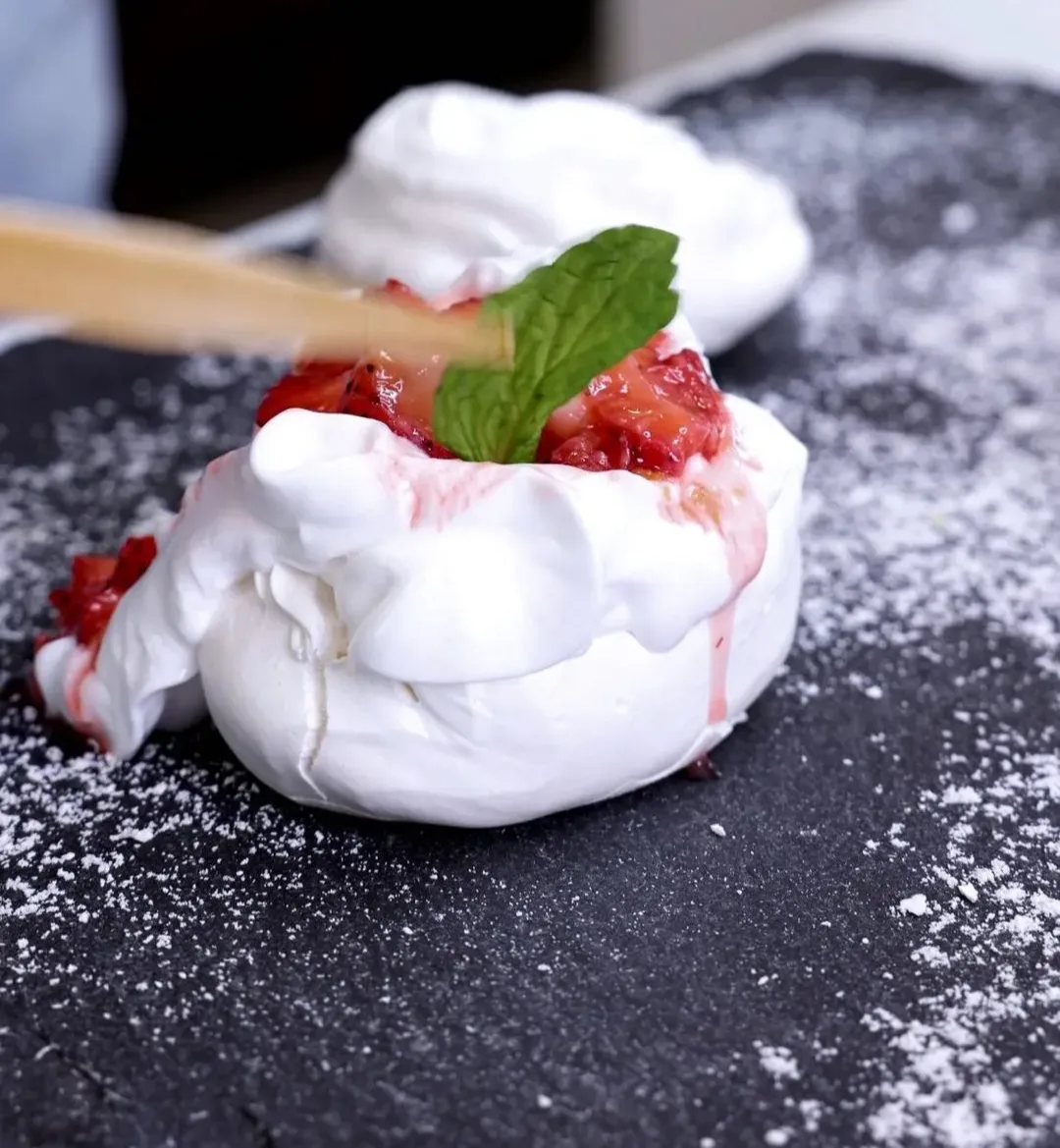 strawberry-meringues