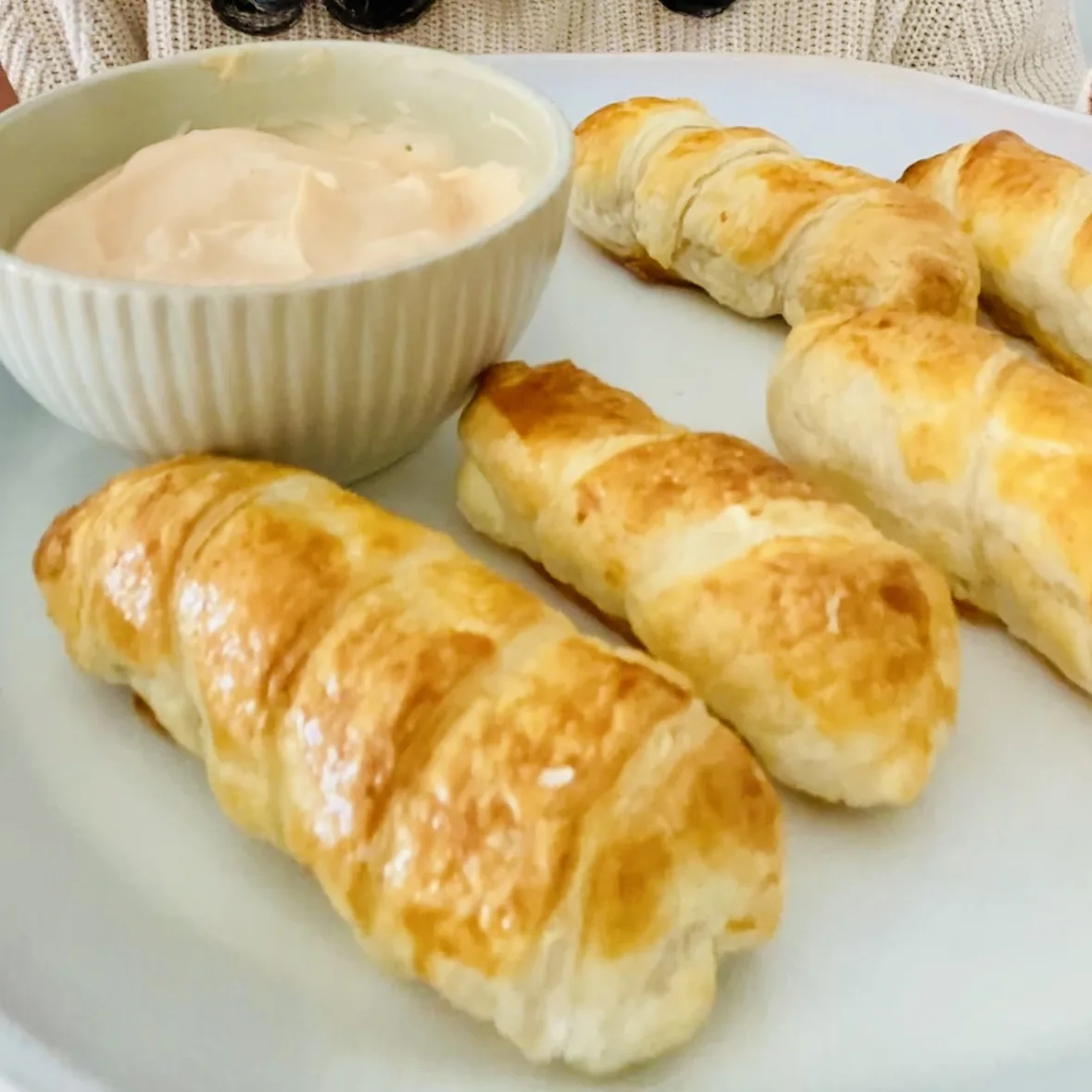 puff-pastry-cheese-sticks-or-tequenos-de-hojaldre