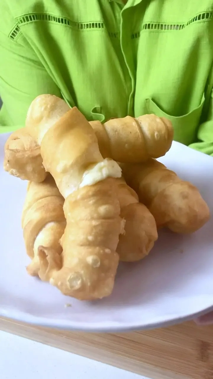 venezuelan-cheese-sticks-or-tequenos