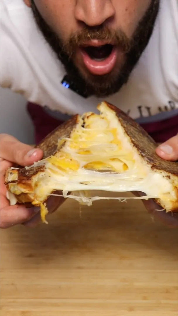 national-grilled-cheese-day-sandwich