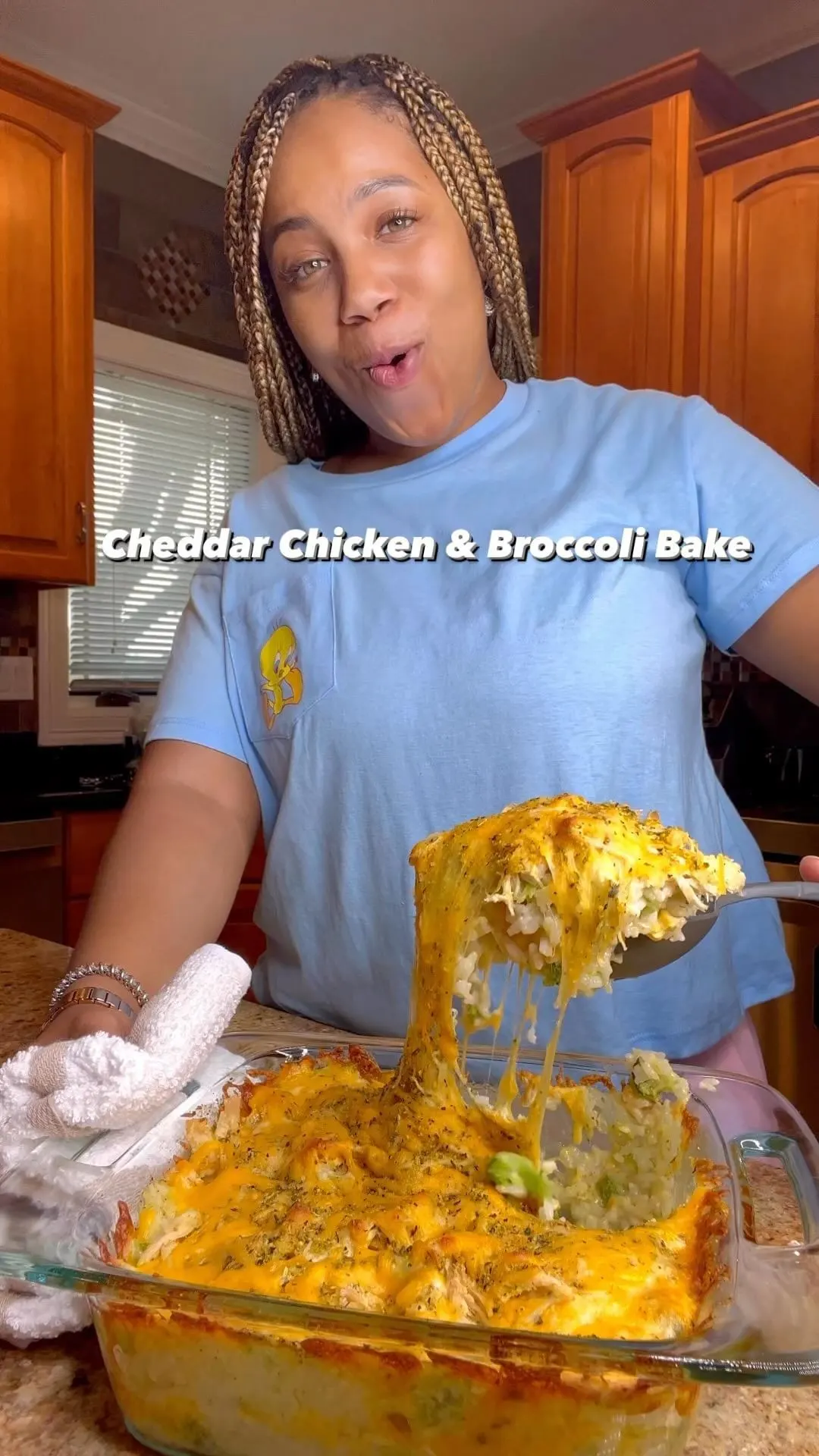 cheesy-cheddar-chicken-and-broccoli-bake