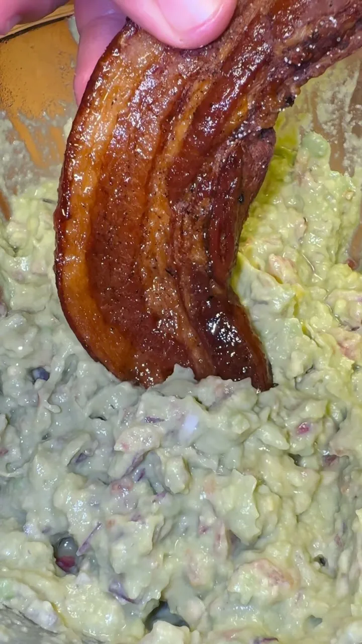 chicharron-con-guacamole