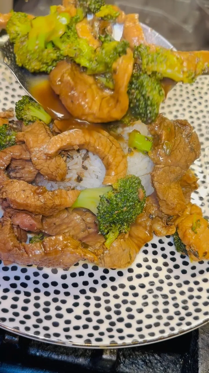 salteado-de-cerdo-con-brocoli-y-arroz-blanco