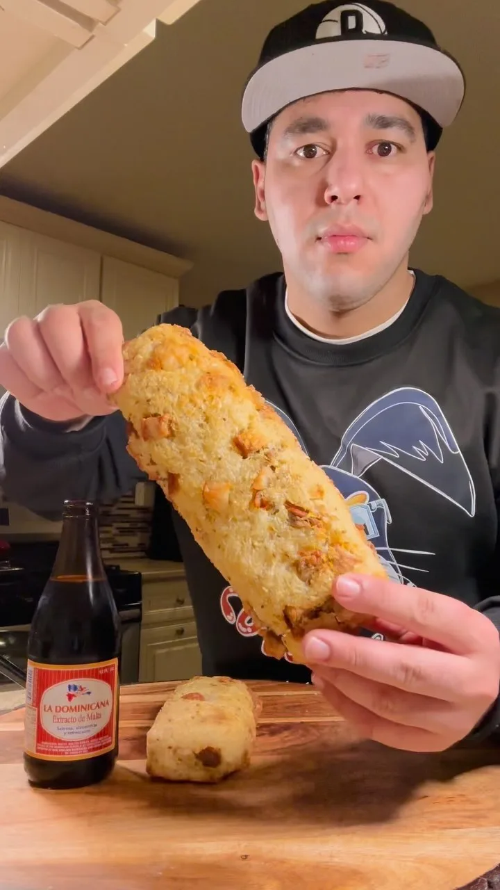 panecico-de-chicharron-y-yuca