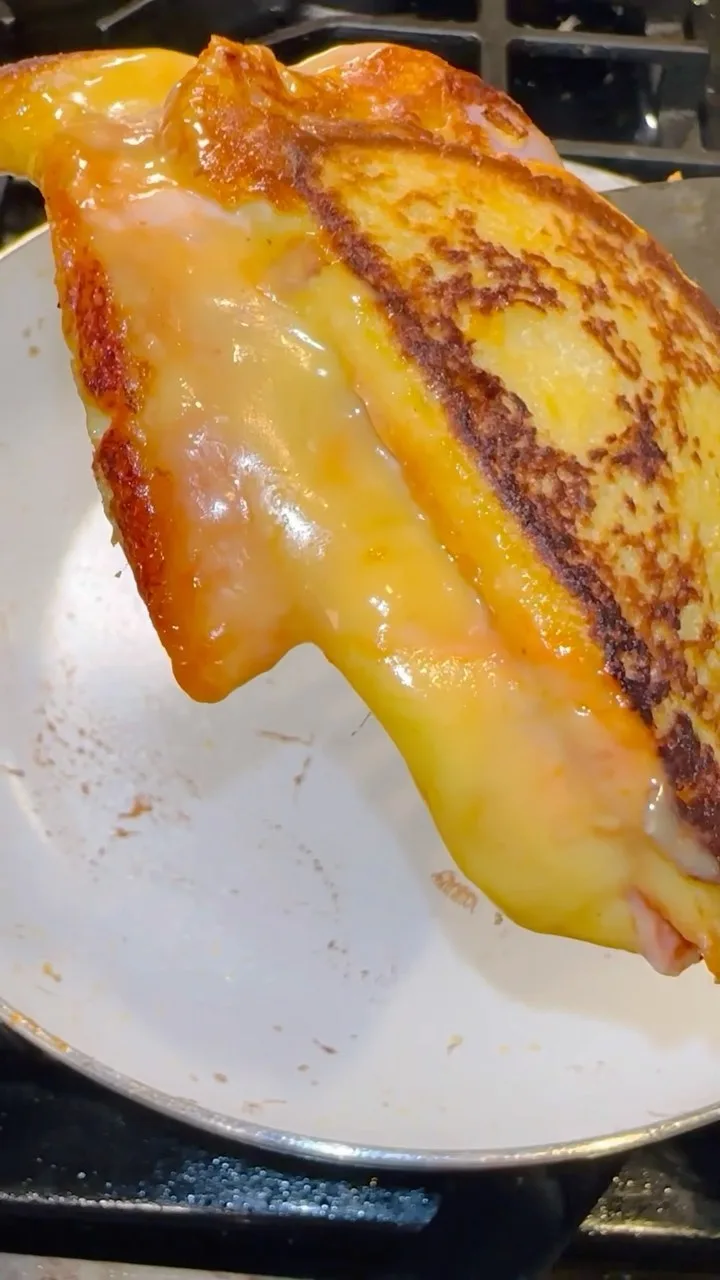 sandwich-de-jamonqueso-y-tocino