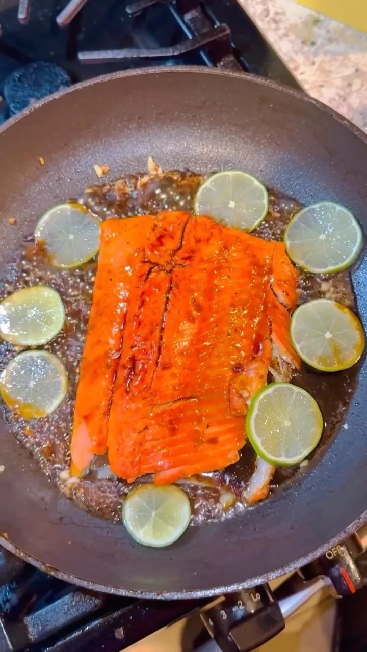 salmon-con-mangu-dominicano