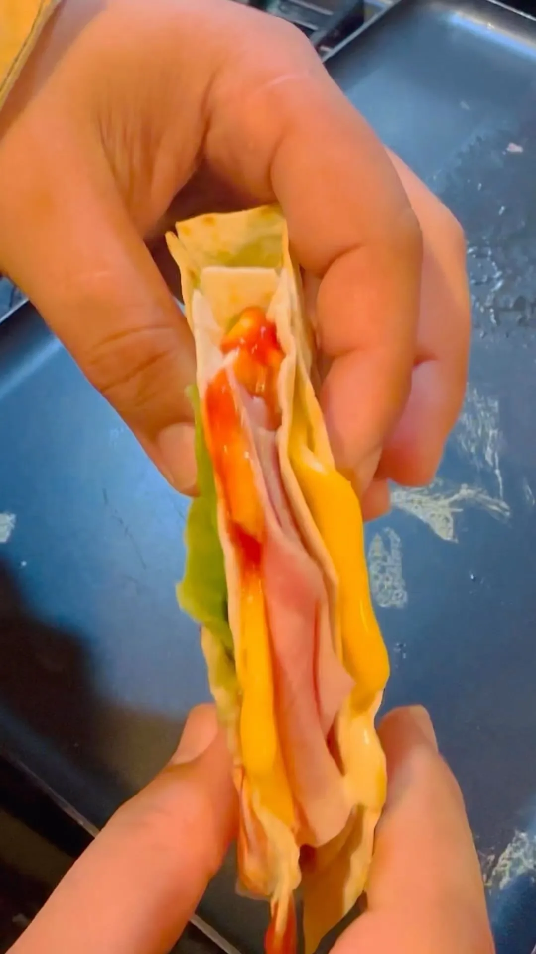 tortilla-rellena-de-jamon-y-queso