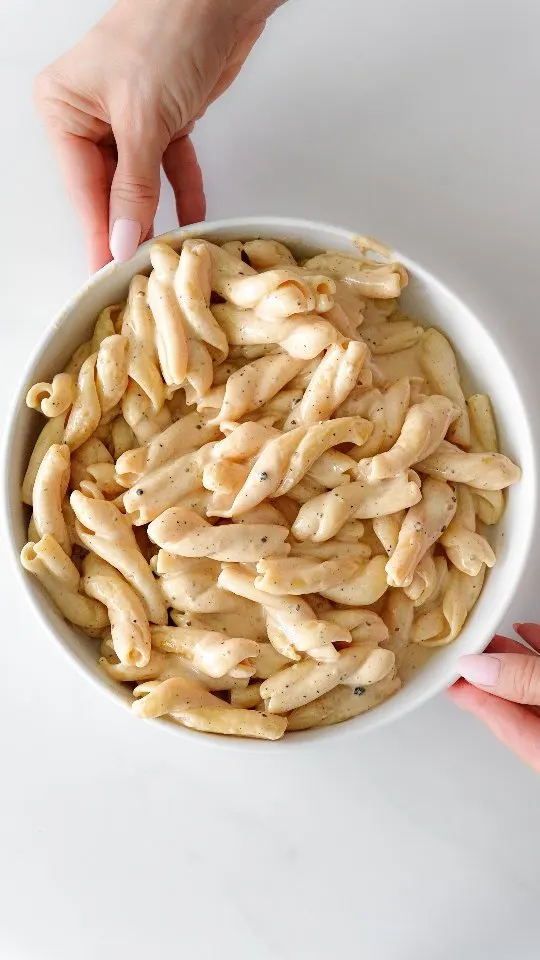 gochujang-cacio-e-pepe-mac-and-cheese