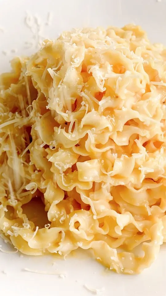 roasted-garlic-and-miso-carbonara