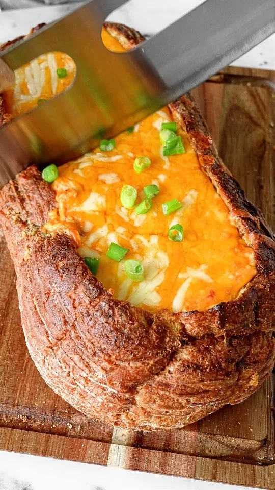 buffalo-chicken-ranch-garlic-bread-bowl
